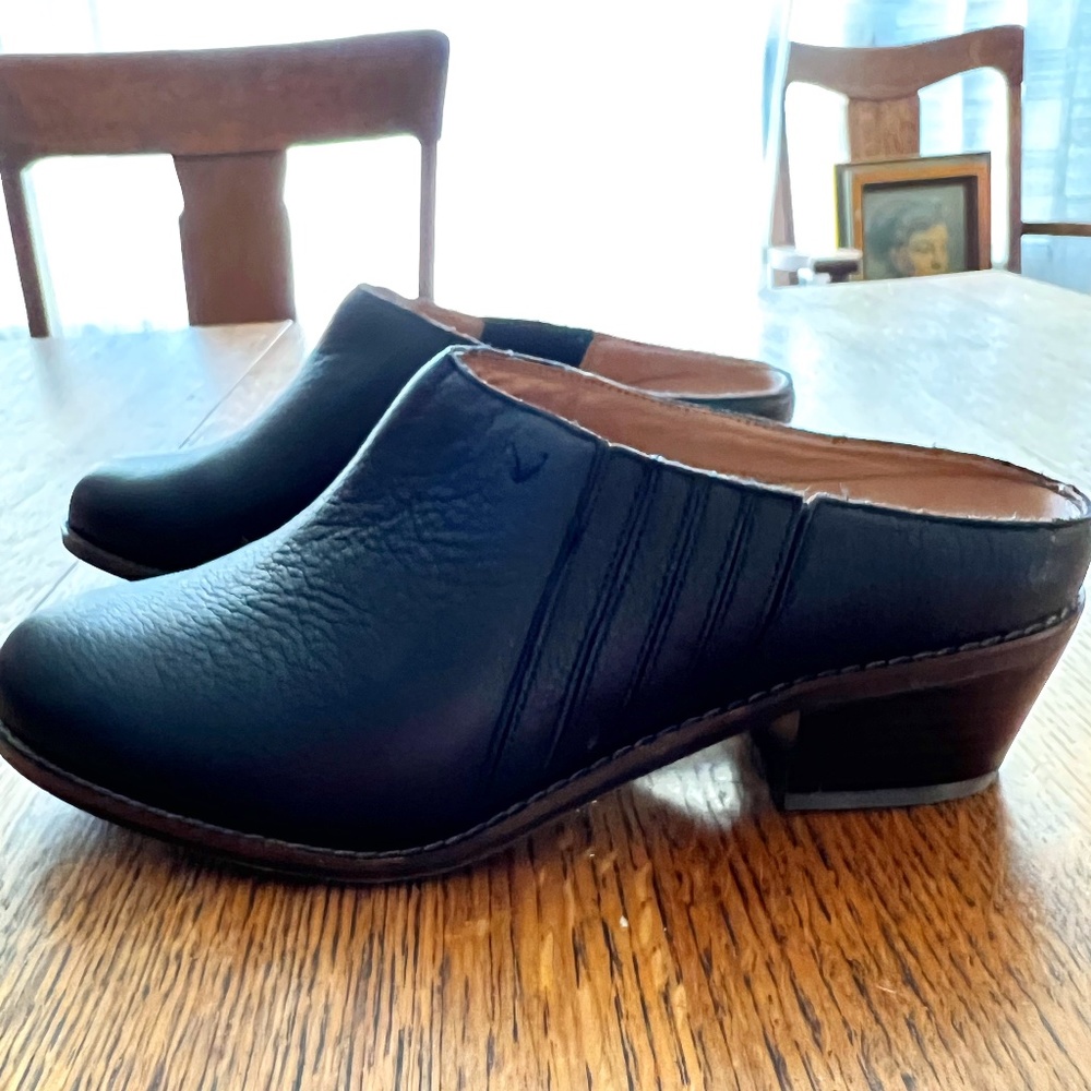 Vionic Nellie Closed Toe Mule Black 8
